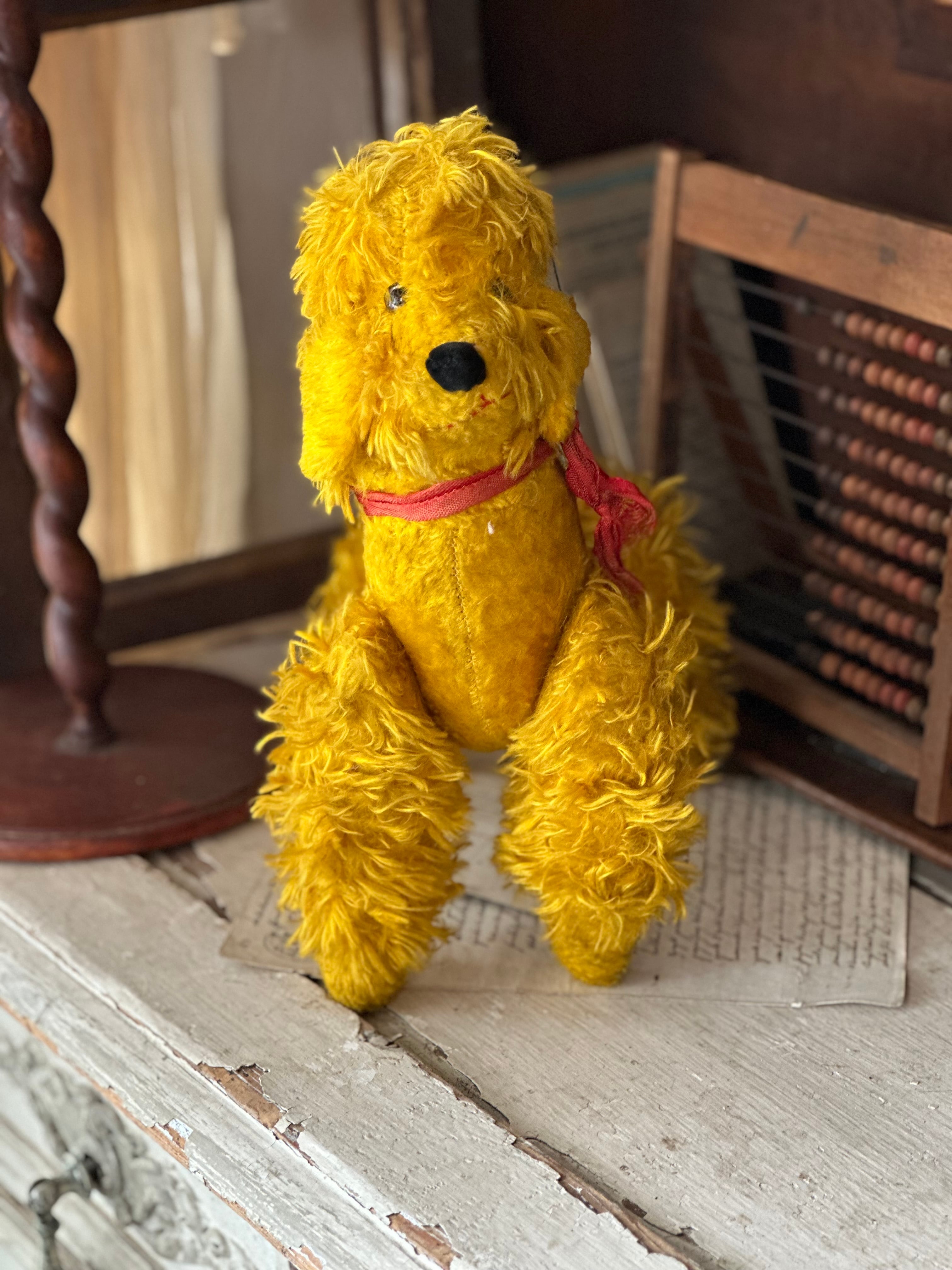 フランス　アンティーク　古い黄色のぬいぐるみ プードルのぬいぐるみ ハニーイエロー 犬の人形 | Brocante de