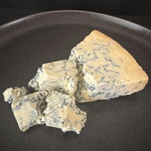英国産 グラスフェッド スティルトン ブルーチーズ 1kg｜フレッシュカット 本格ブルー｜業務用・大容量 Stilton Blue Cheese 1kg – British Grassfed Classic Blue Cheese | Whole & Bulk