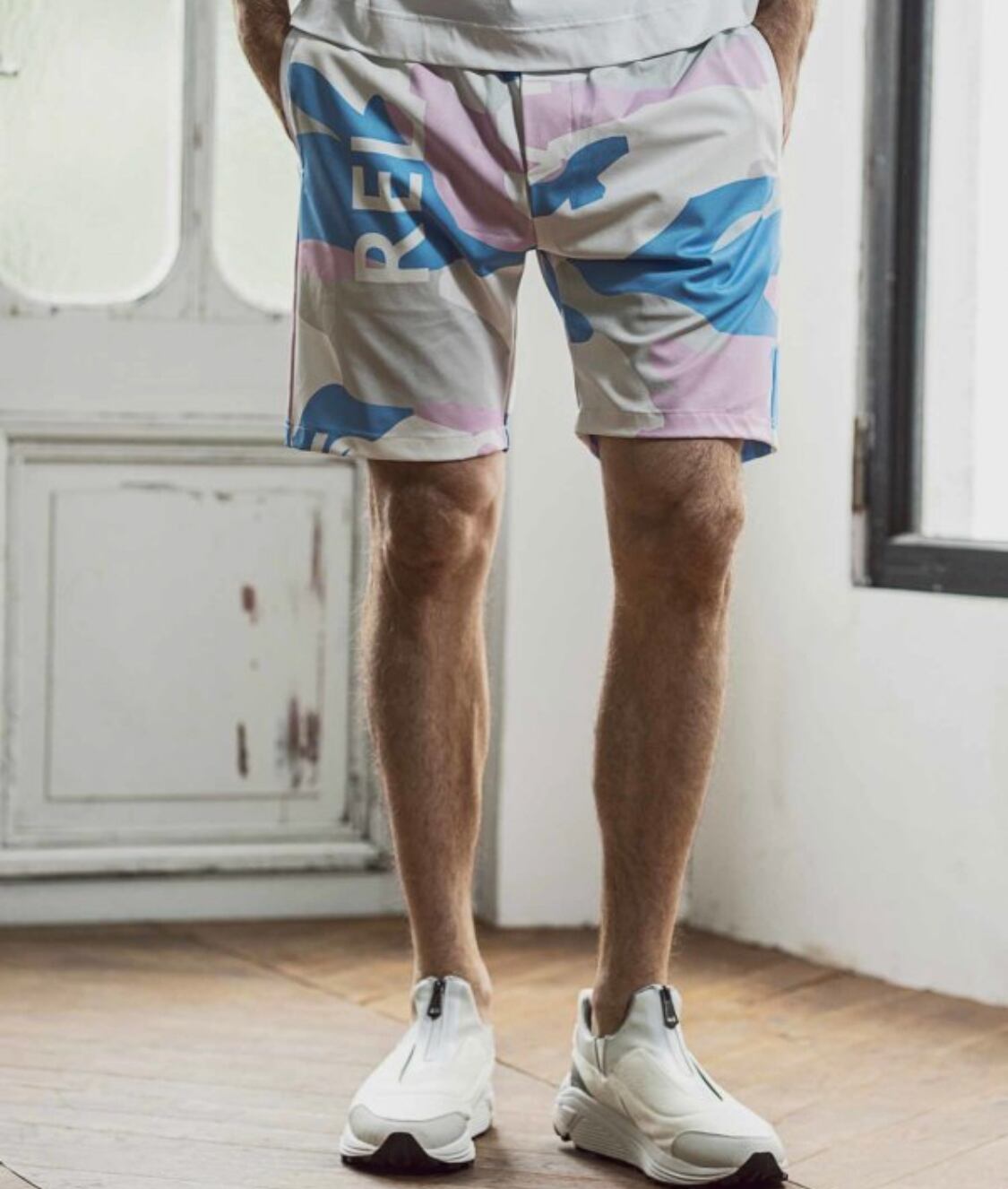 1PIU1UGUALE3 RELAX(ウノピゥウノウグァーレトレ)4wayストレッチカモ柄ハーフパンツ(グリーン/ピンク)