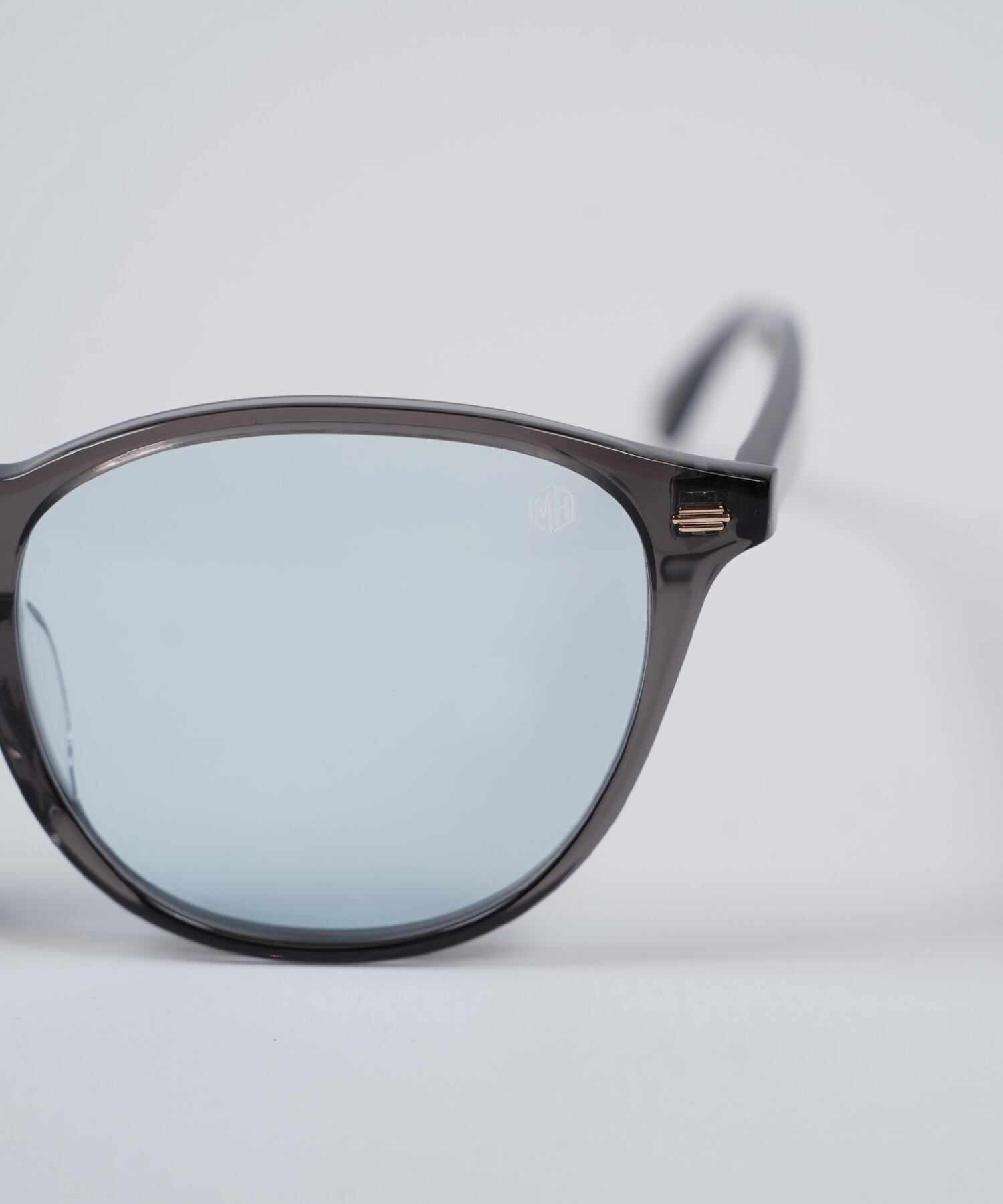 DARK GRAY FRAME SUNGLASSES［MHA001］ | mavehawk
