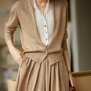 レイヤード風ニットカーディガン A00589