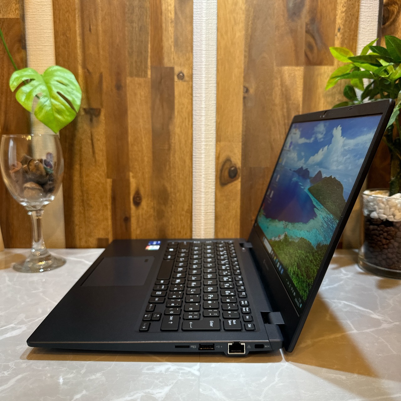 【極美品 2022年式】TOSHIBA dynabook G83/KW / 第12世代 Core i5-1235U / メモリ16GB / SSD256GB