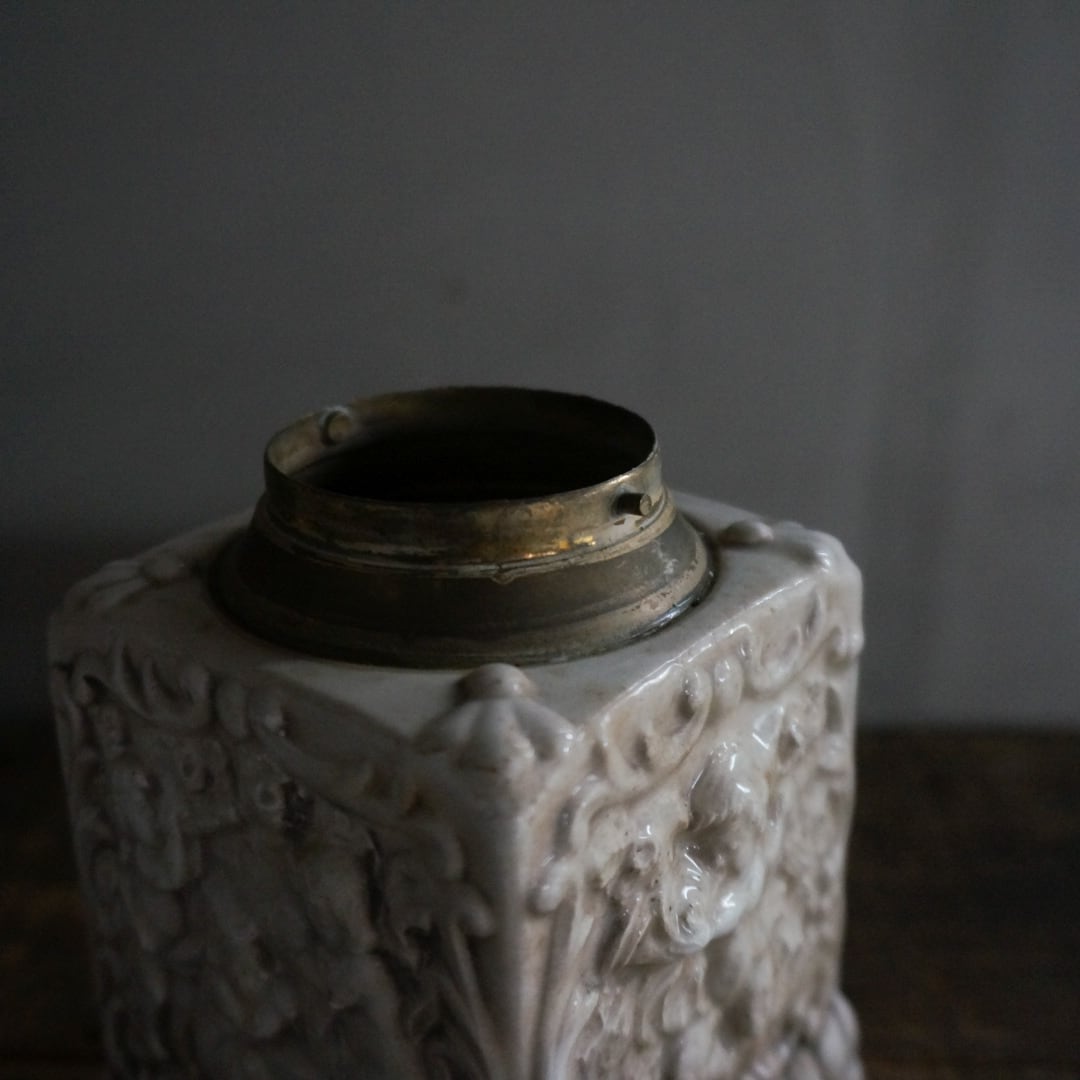 古いイタリアの陶器ミル