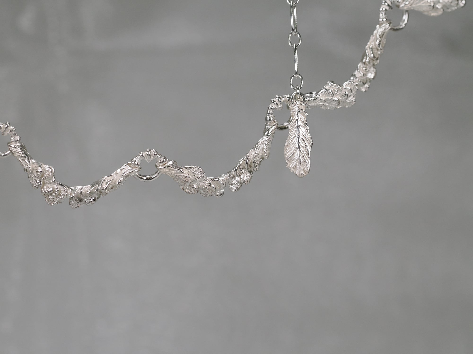 ハクチョウの羽ネックレス | memini