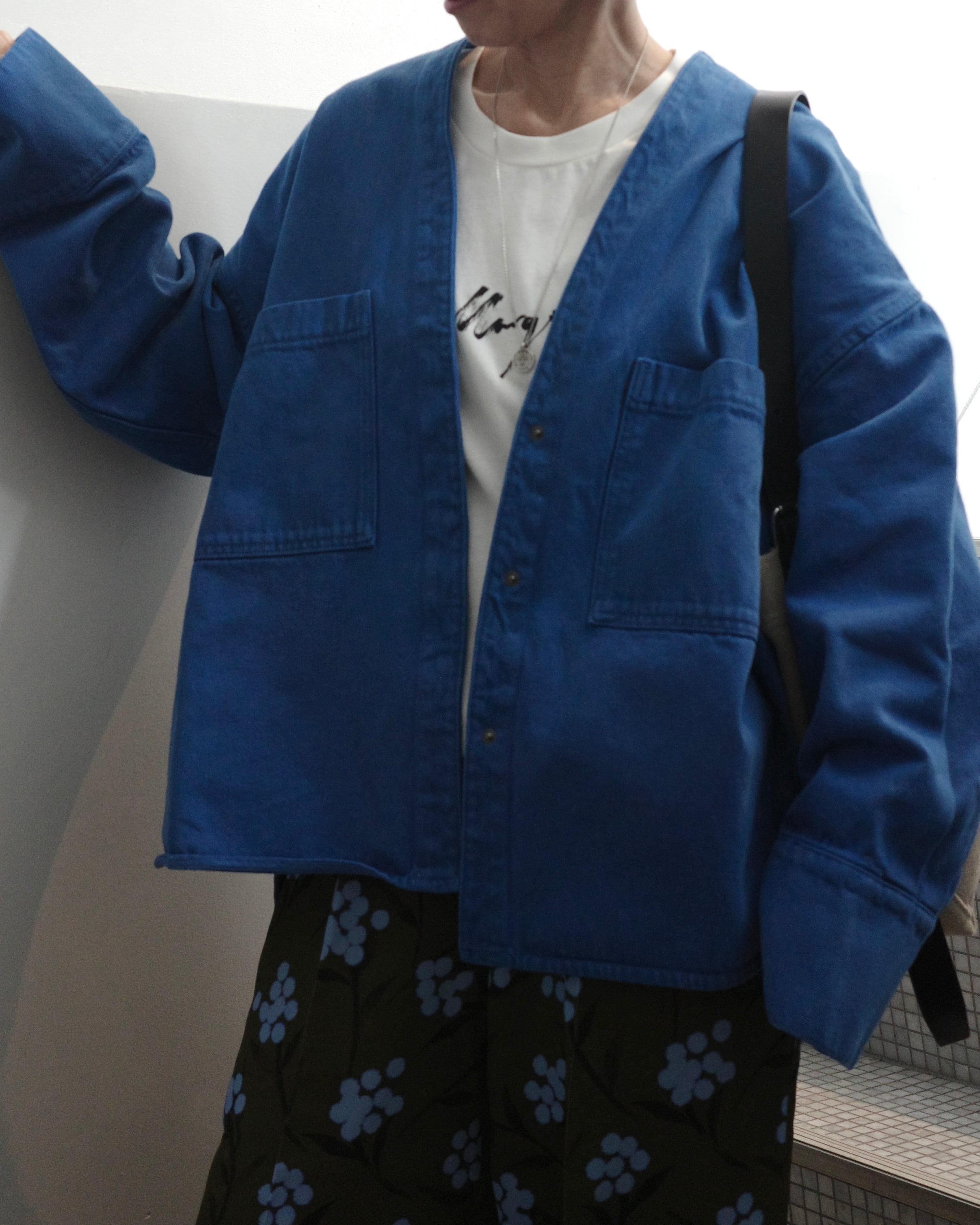christian wijnants / TAROSKI V-NECK DENIM SHIRT -KLEIN BLUE | LA
