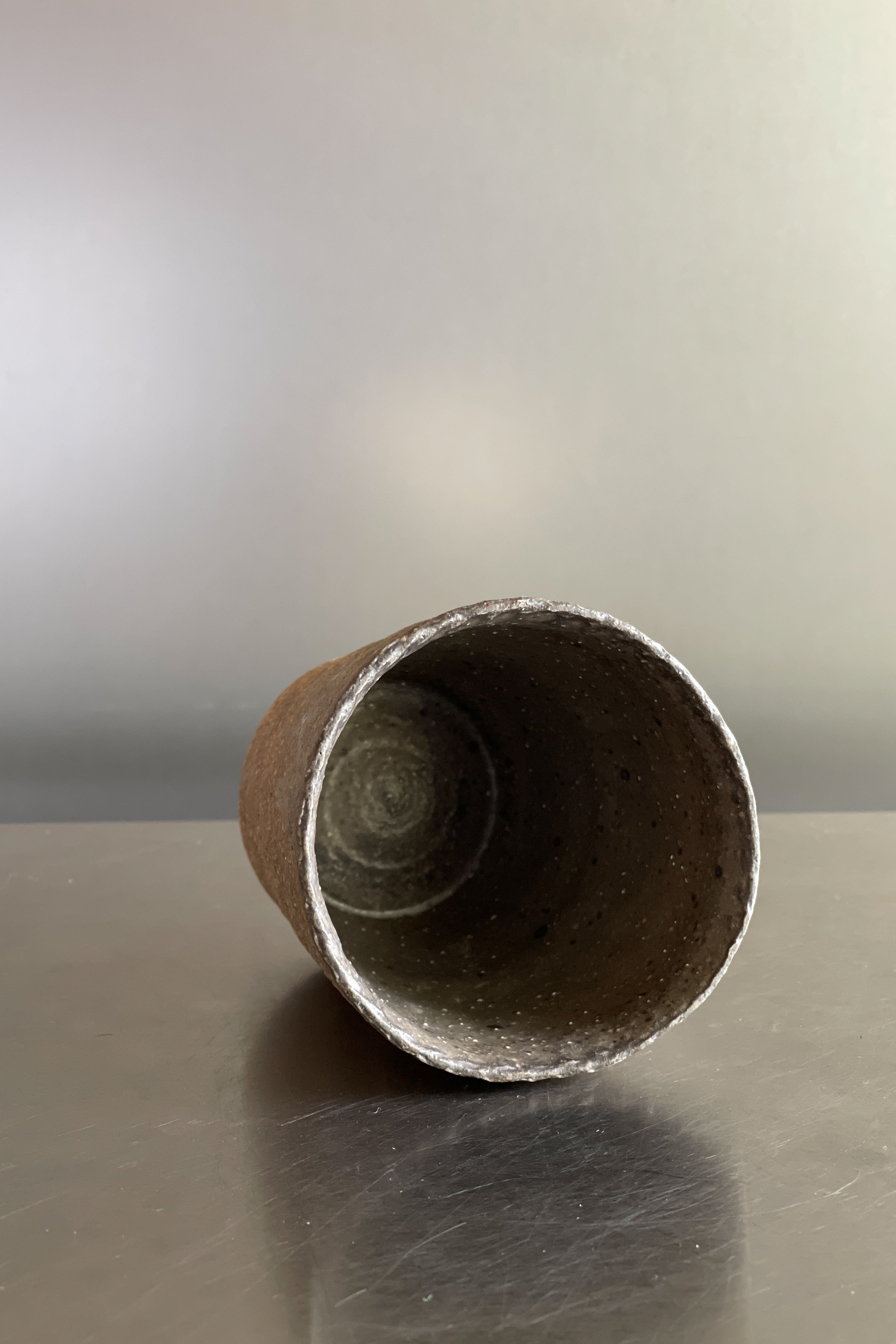 白灰化粧 茶杯 村上躍 作 MY2409_01 | web-shop MITATE