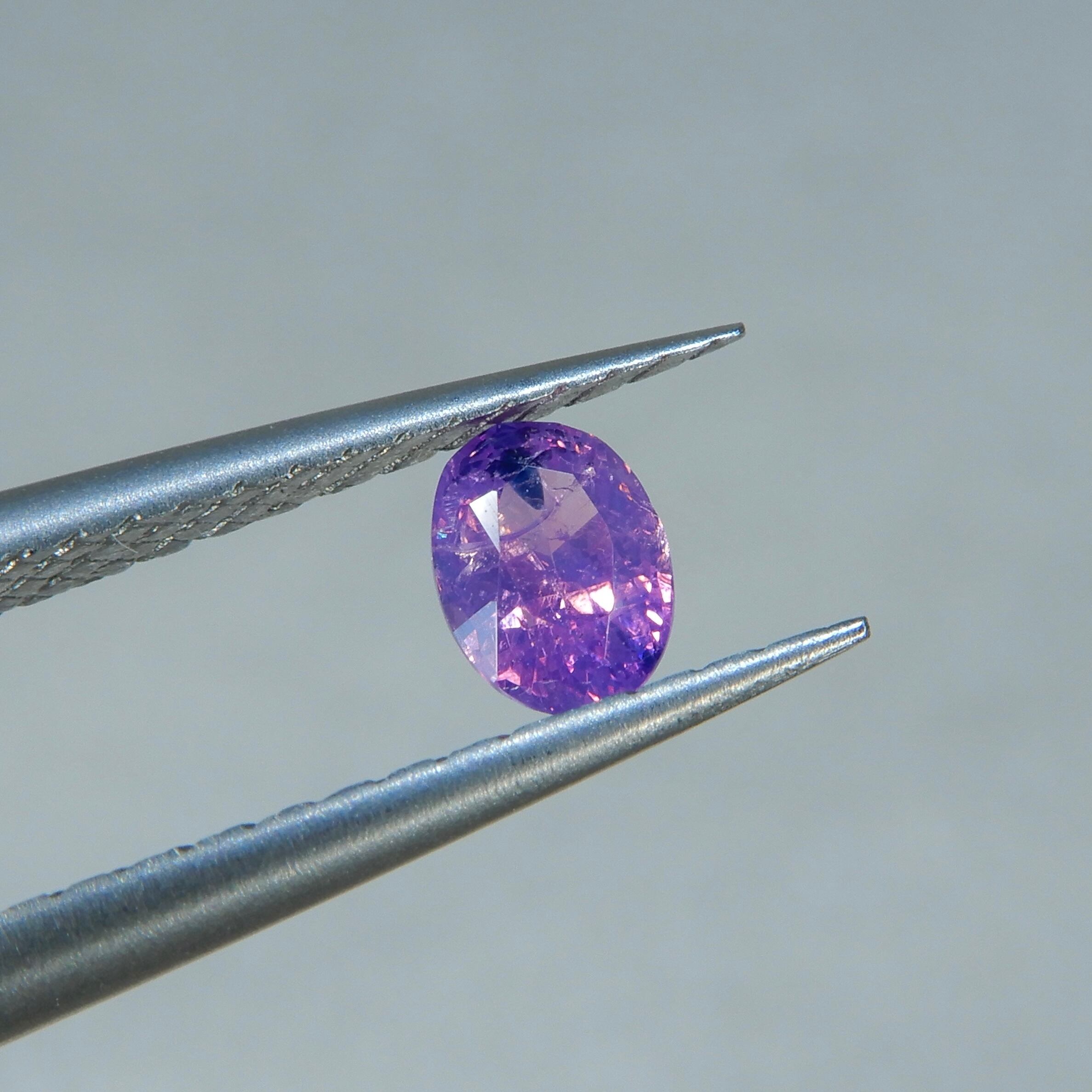 シルキーサファイア　ネオンカラー ネオンブルーの中に潜むイエロー☆バイカラーサファイア 0.487ct