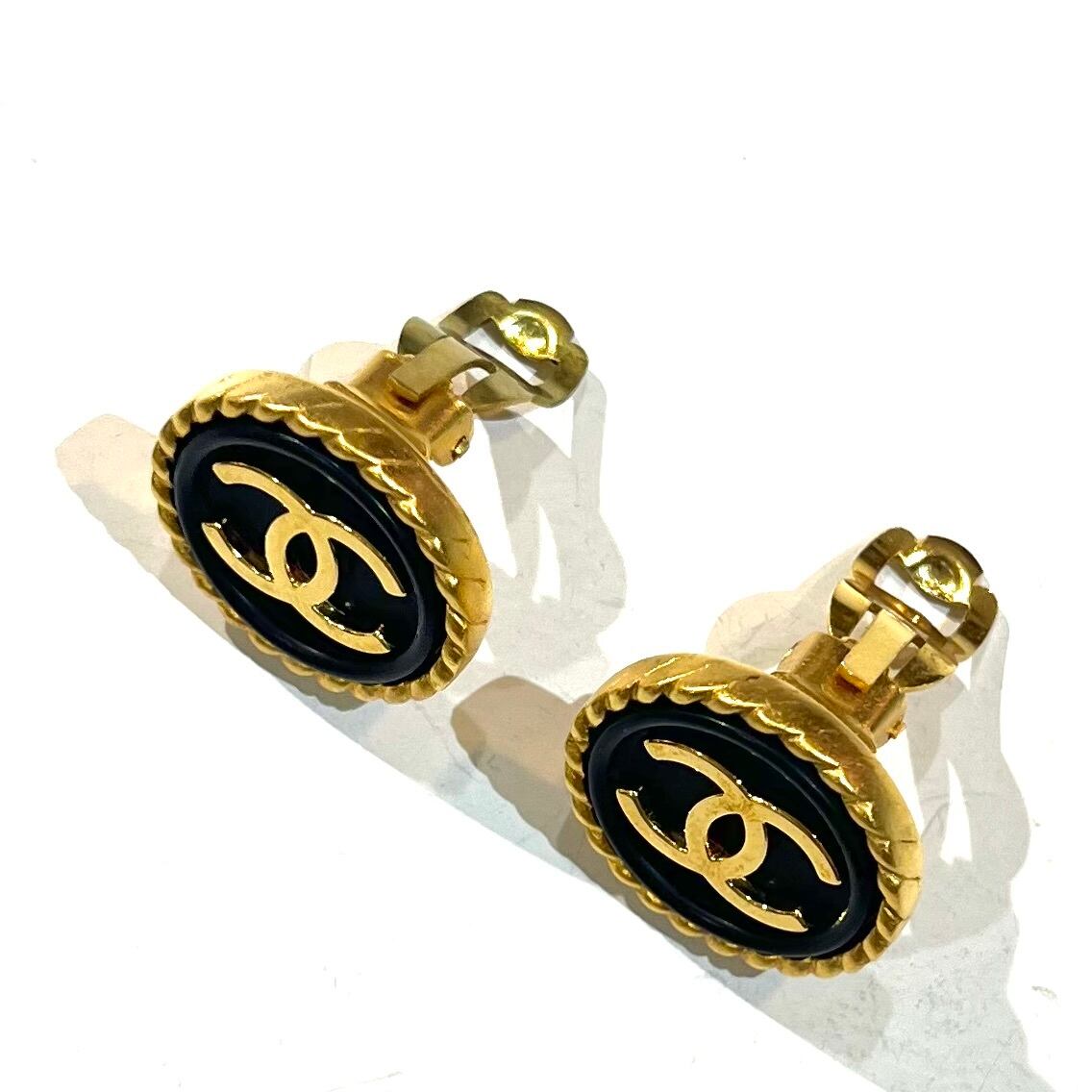 CHANEL】2364 シャネル96年製 ヴィンテージ ブラックゴールドココ