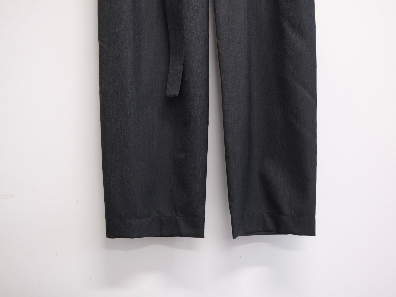 SEEALL “Unisex MANCHESTER PANTS “CHARCOAL | Lapel online store