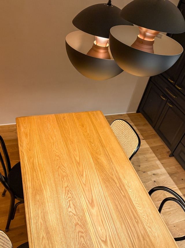 ホワイトオーク材ターンドレッグダイニングテーブル “極細スレンダー”(アンティーク調ろくろ足テーブル) W1400〜2400 4〜8人掛け 引き出し付きダイニングテーブル