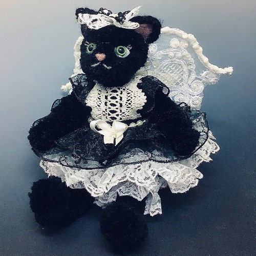 【毛糸の猫】ネコの女の子（黒猫・ブラックドレス）