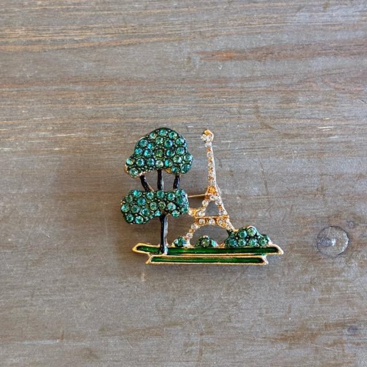 TOPANGA Jewelry　Bijou art brooch Eiffel tower　ビジューアートブローチ　エッフェル塔　パリ　プレゼント　プチギフト　ジャケット　帽子　バッグ　ニット