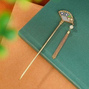 扇子の簪 - 光沢のある七宝焼きの色合いが上品さを際立たせ　K201