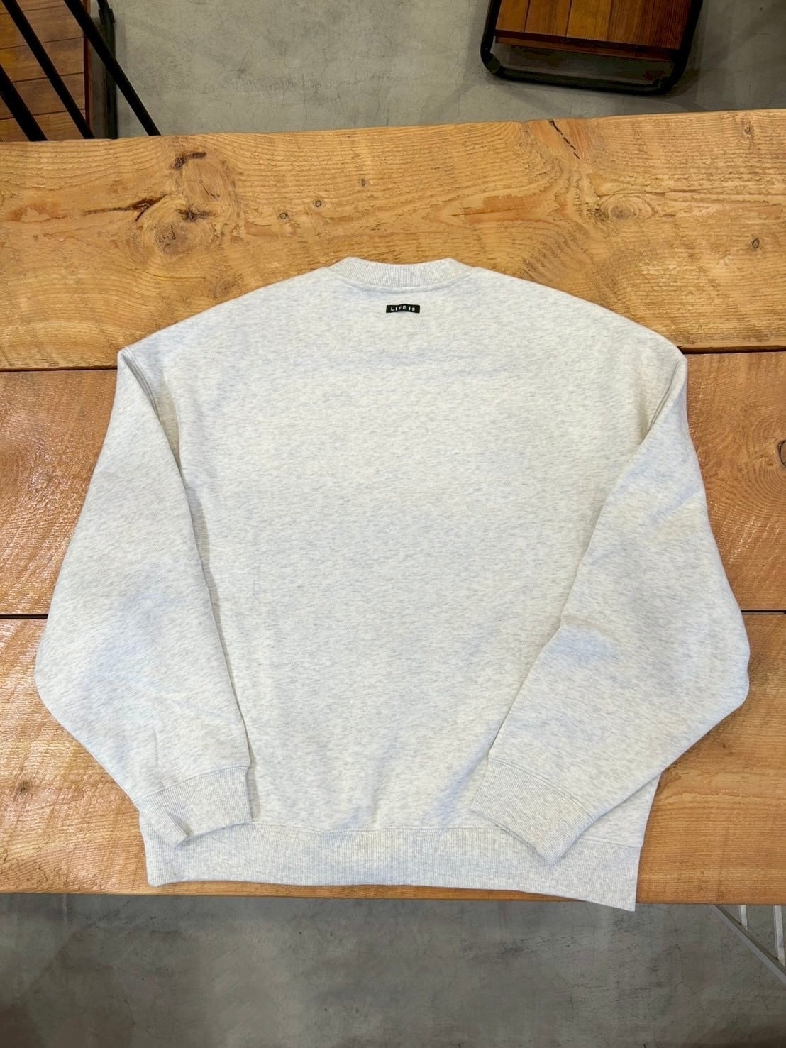 8th anniversary LIFE with aloha トレーナー (単品)￥12,000(￥13,200)