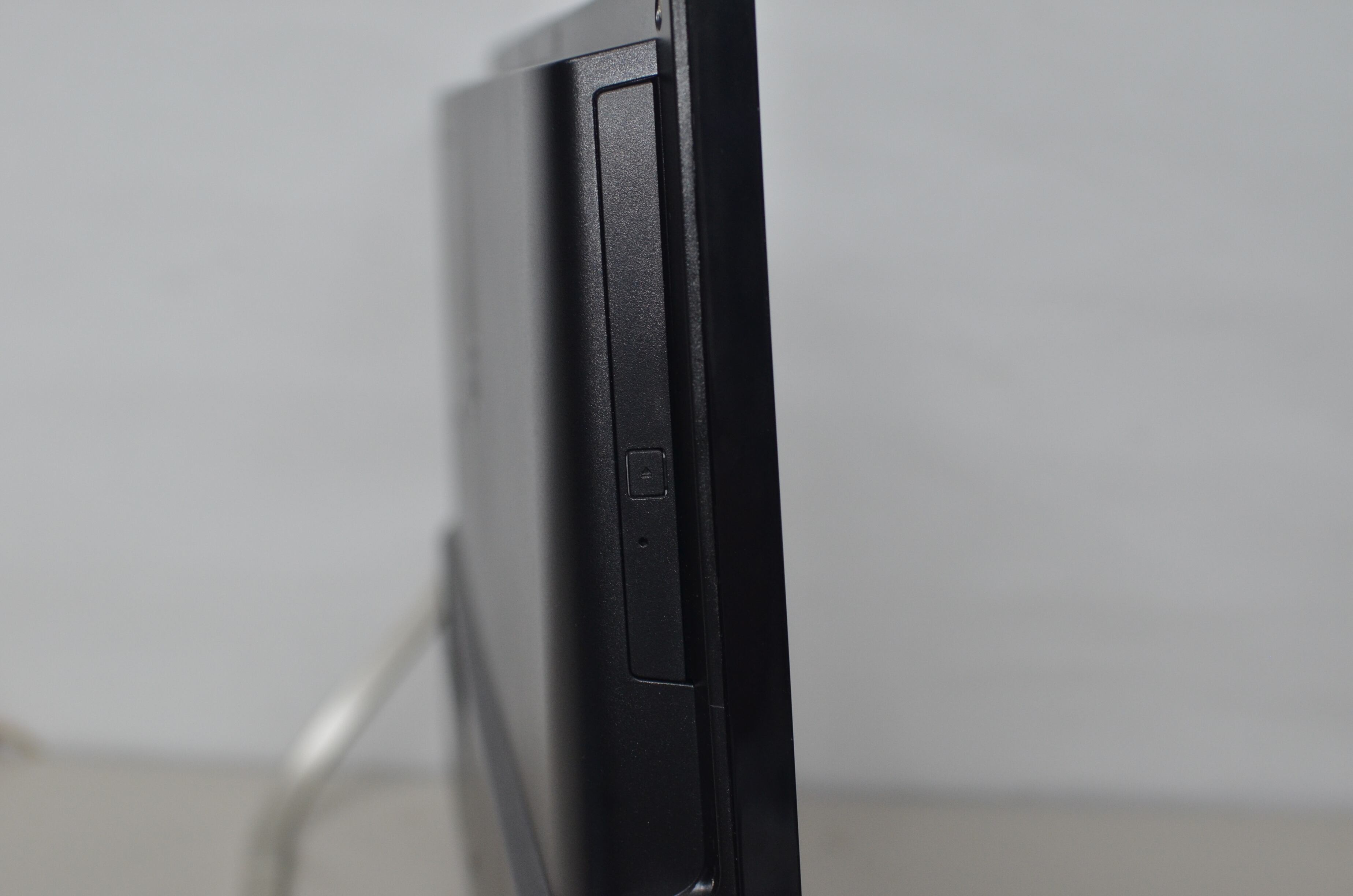中古一体型パソコン 富士通FH77/C2 Windows11+office core i7-7700HQ