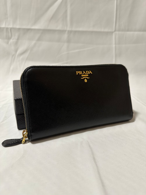 【Aランク】PRADA サフィアーノレザー ウォレット ブラック ラウンドジップ