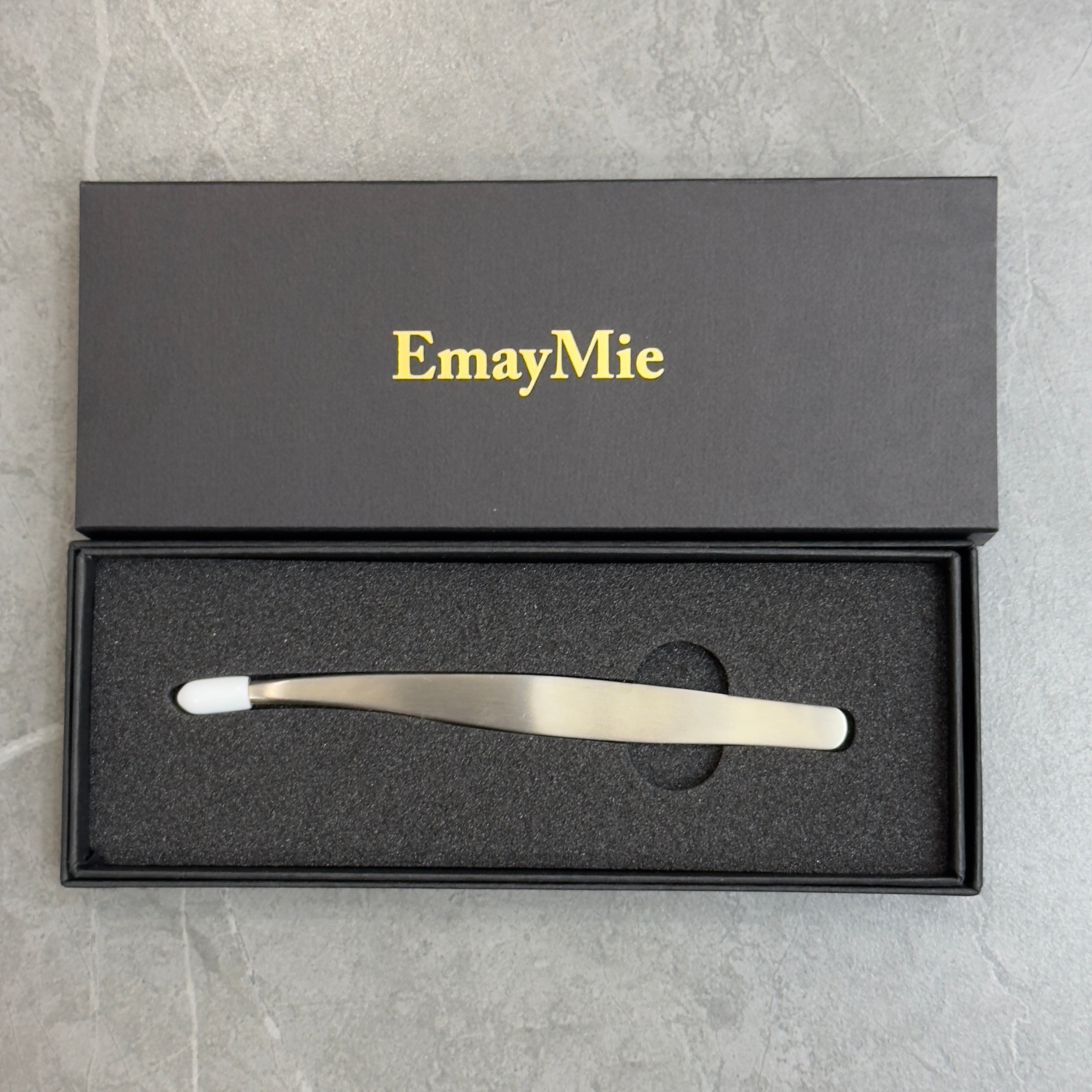 新品未使用　EmayMie ゴールド 毛抜き 箱あり b3d9eea8a257a352f7d20c5fed44ee