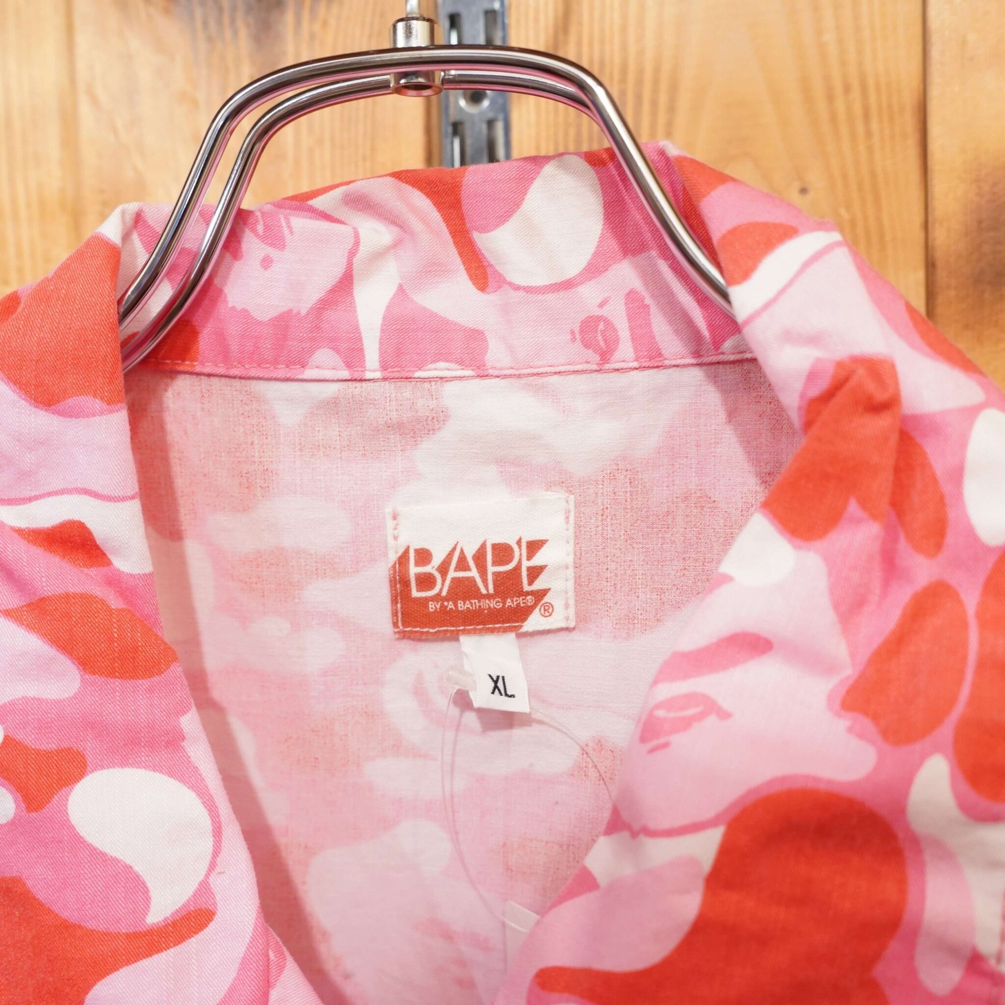 デッドストック タグ付き bape by a bathing ape ピンク カモ シャツ