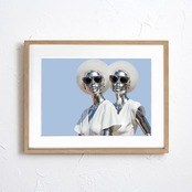 Chrome Twins｜近未来ミニマルなシルバーフィギュアアートポスター｜無機質と洗練が共存するファッション作品｜A4ポスター