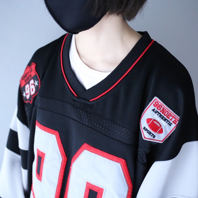 switching design "96" numbering super over silhouette game shirt