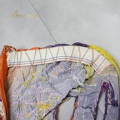 ベリーダンス オリエンタル 衣装 上下セット オレンジ系 トップス スカート 黄 紫 ラインストーン ビーズ 豪華 装飾 フリンジ フリル 光沢 肌見せ セクシー ストーン 華やか ステージ イベント スパンコール イエロー系 パープル系