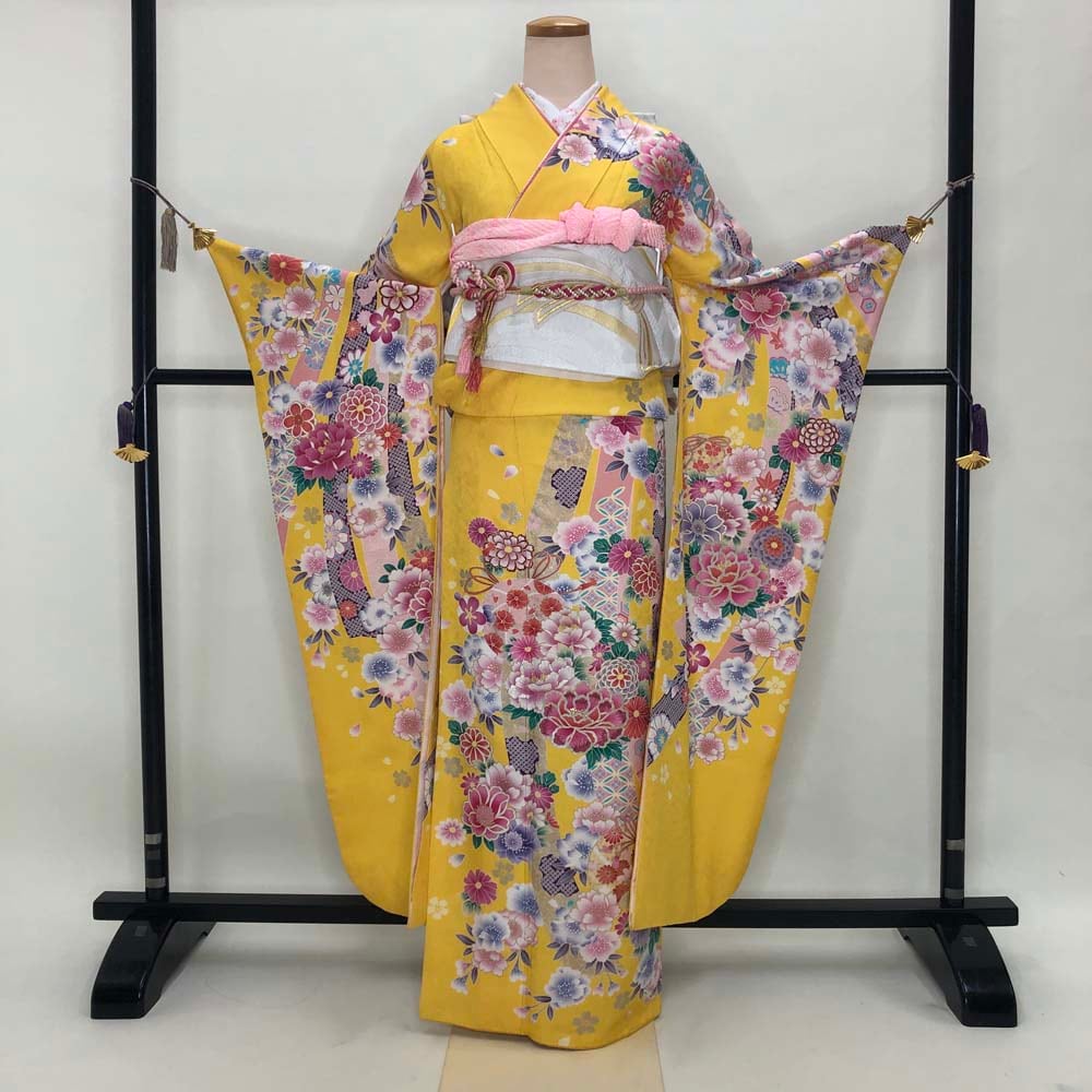 美品 本振袖 芸能人 袋帯 長襦袢 帯揚 帯締め 黄 5点フルセット 成人