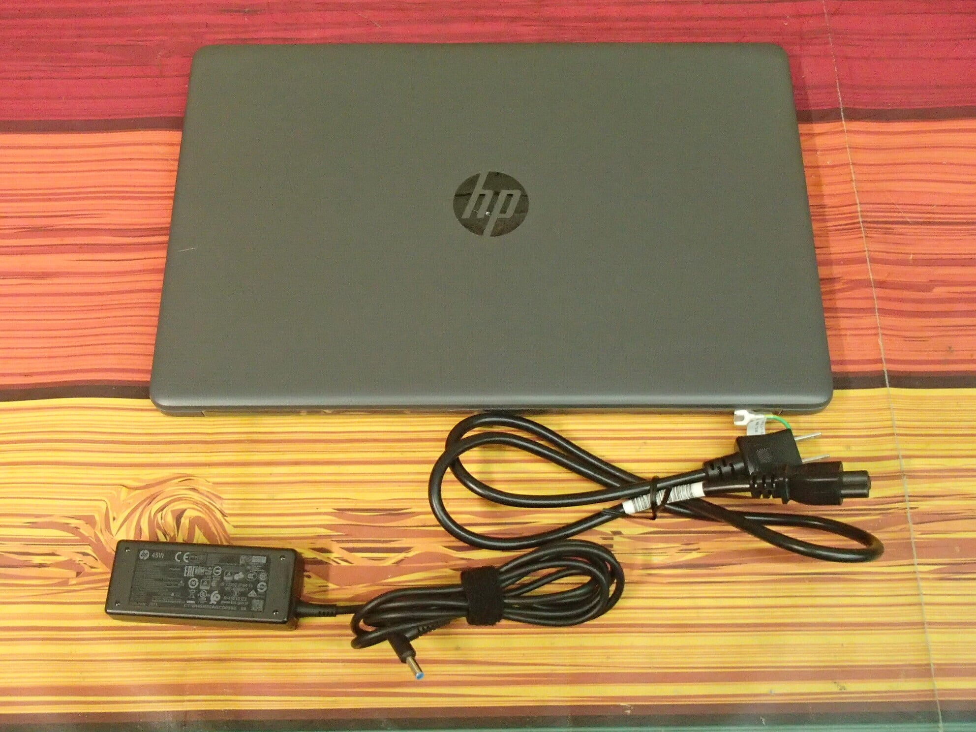 【新入荷】【スタイリッシュ】 HP 250 G7 第8世代 Core i5 8265U/1.60GHz 4GB HDD500GB スーパーマルチ Windows10 64bit WPSOffice 15.6インチ HD カメラ テンキー 無線LAN パソコン ノートパソコン PC Notebook