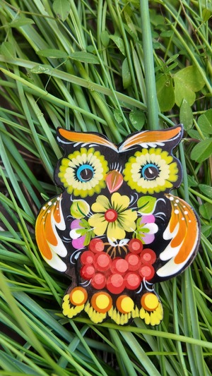 ウクライナ伝統絵画 ペトリキウカ塗り 木製ブローチ（ホメンコ作）