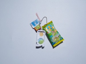 ねるねるねるねミニチュアキーチェーン3③クリームソーダ