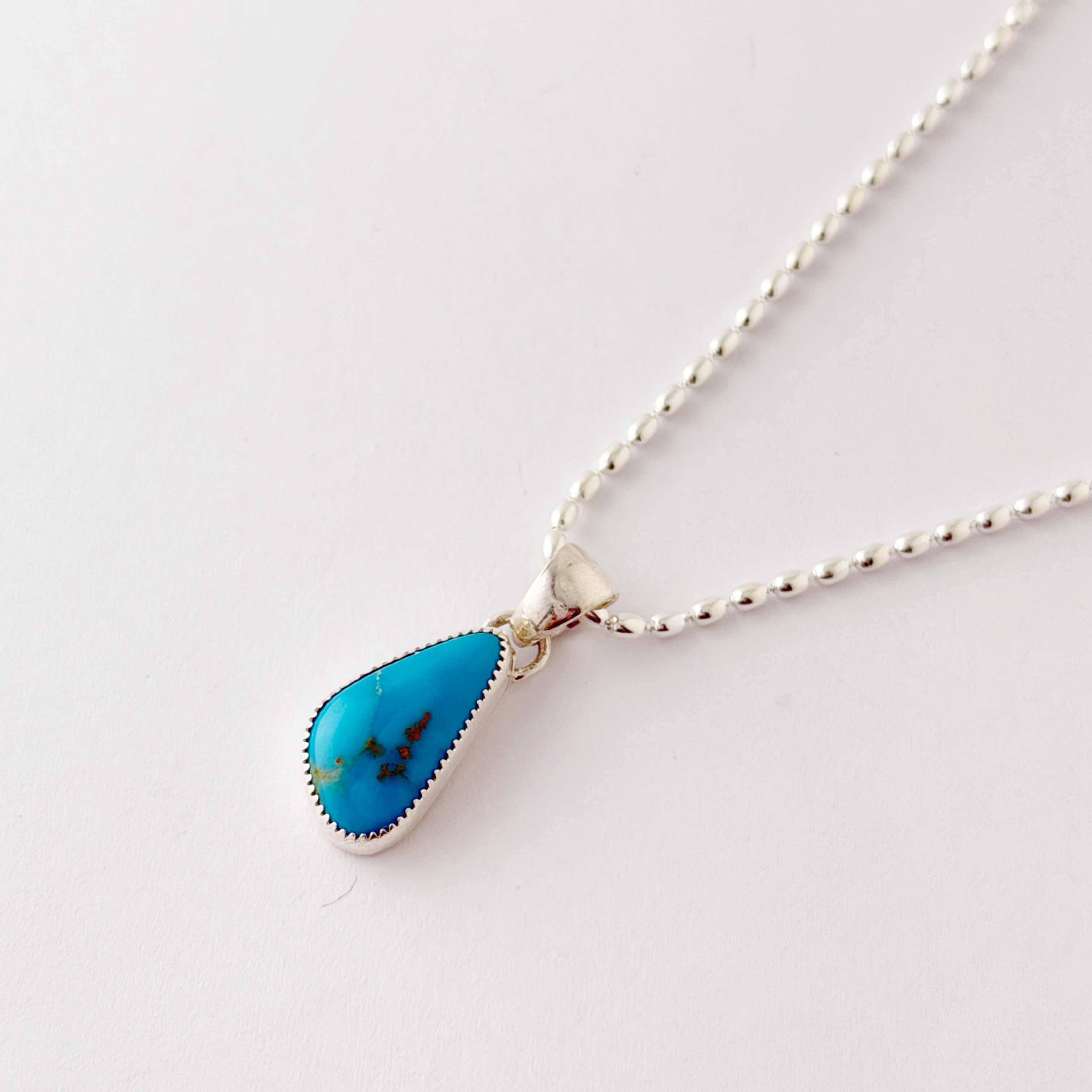 《Indian Jewelry 》ALICE JOHNSON作 キングマン ターコイズ ペンダント ネックレス (チェーン オプション)