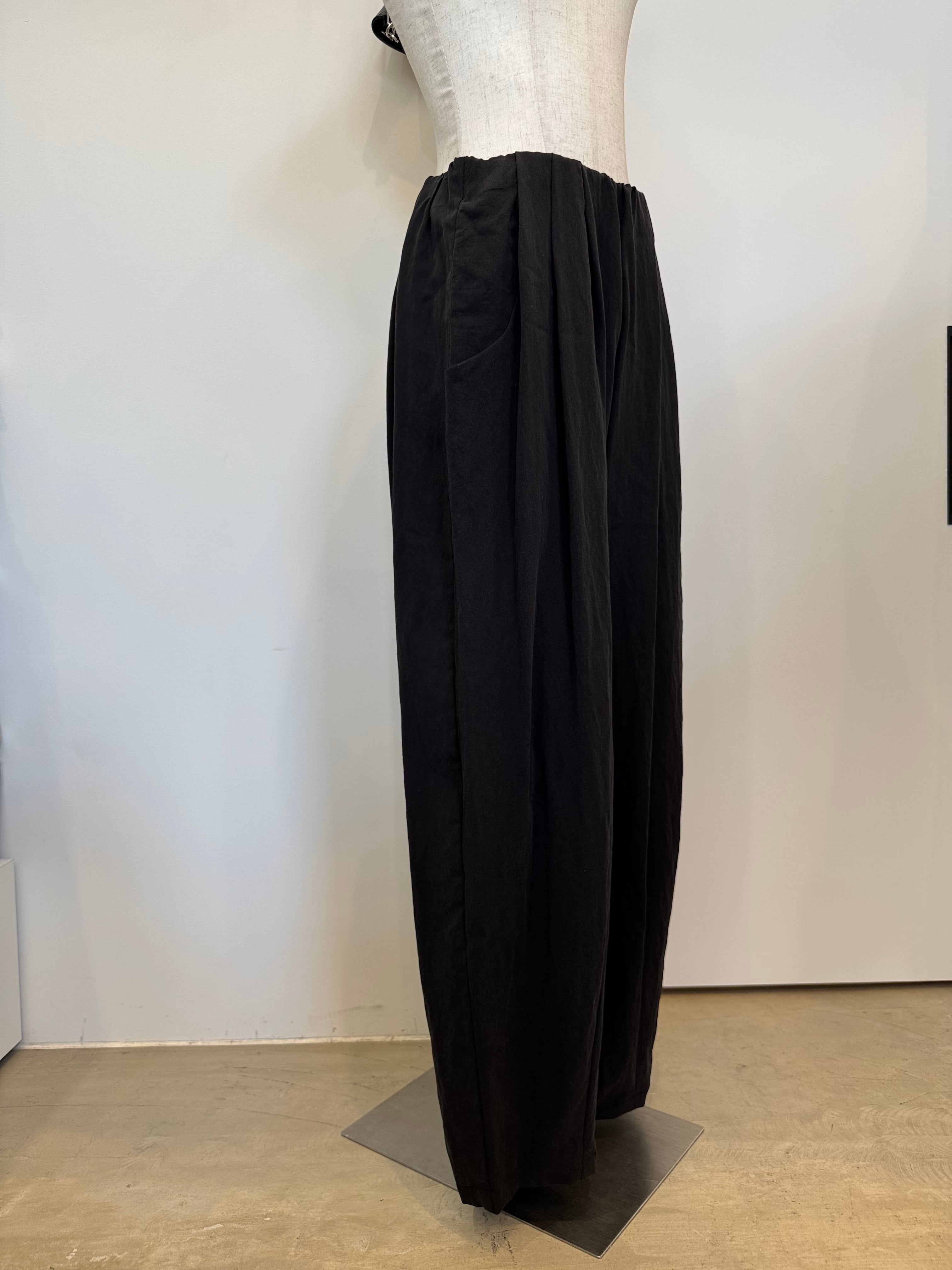 【CHIGNON】フロントタックカーヴィーパンツ　3261-026MK