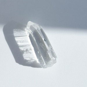 ゼッカ産クリアクォーツ ポイント 原石61 ◇ Clear Quartz ◇天然石・鉱物・パワーストーン