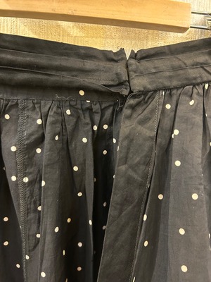 50's black × white pin dot apron