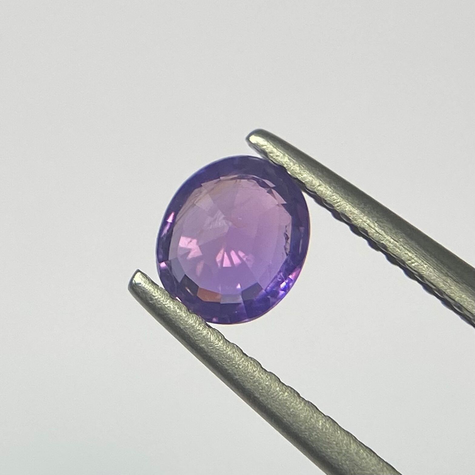 個性的なシルクパープルサファイア