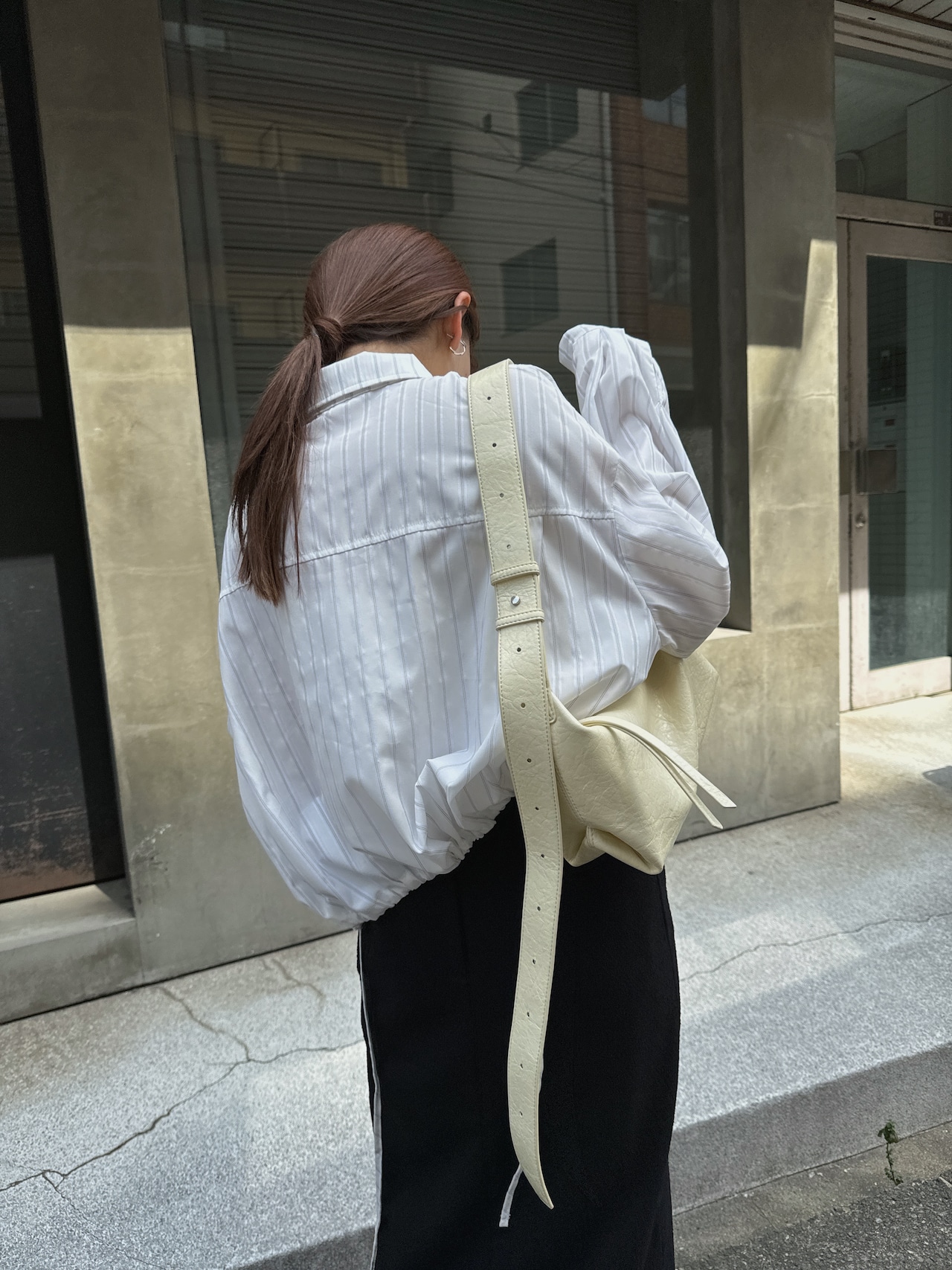 long shoulder trapezoid form bag
