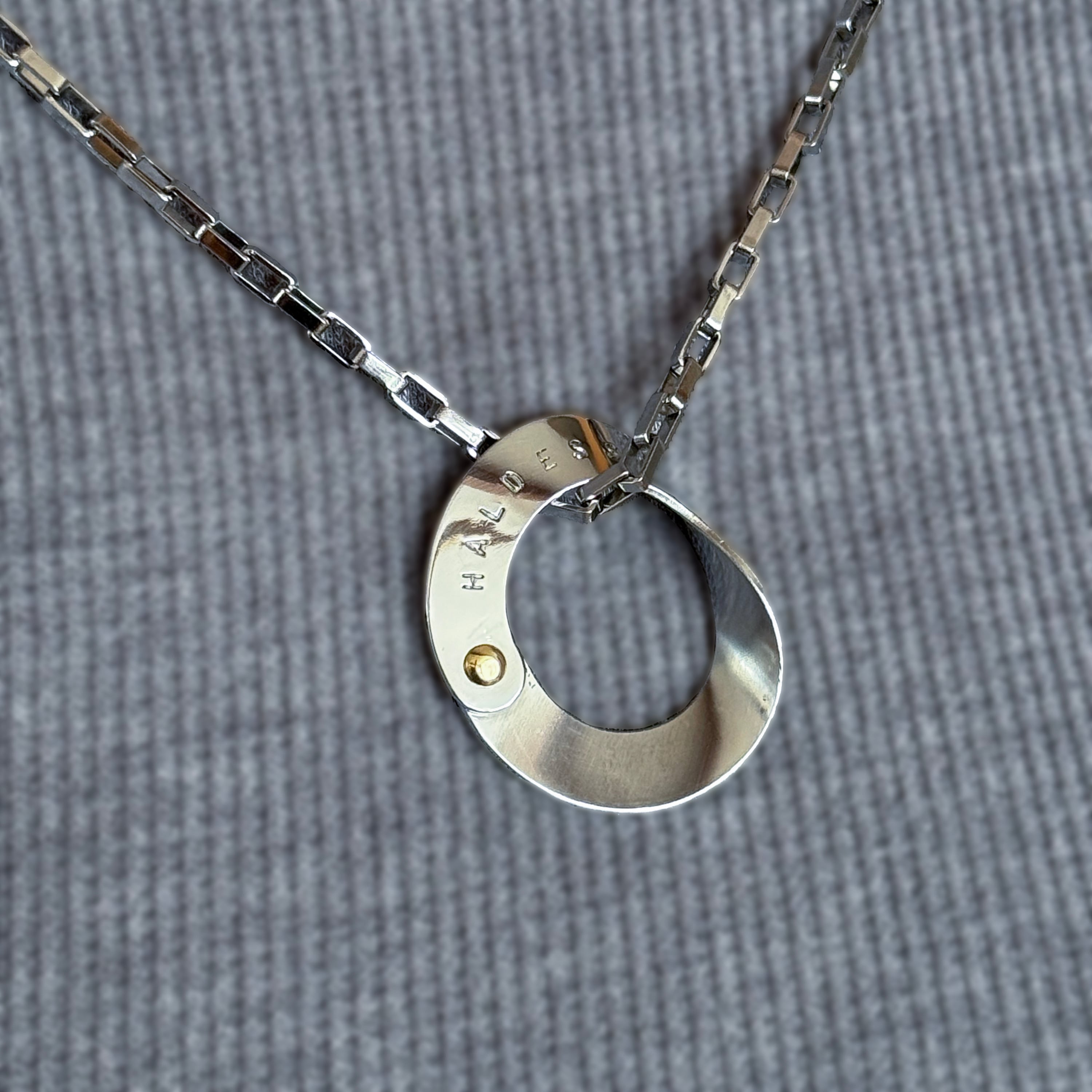 Dim.Loop【ステンレス/18金イエローゴールド】ジュエリー(ペンダントネックレス)