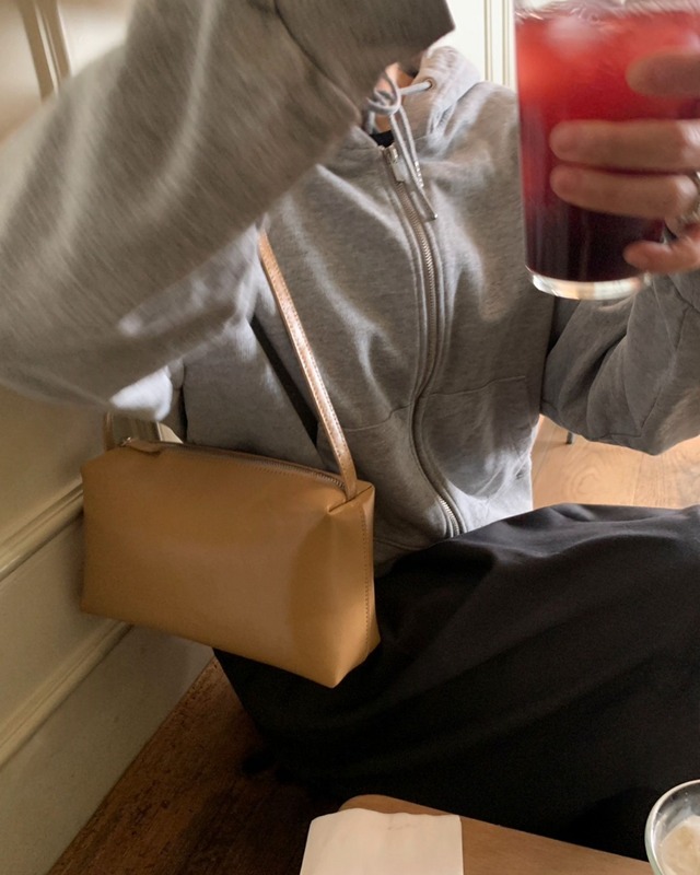 ポニーテールレザーショルダーバッグ