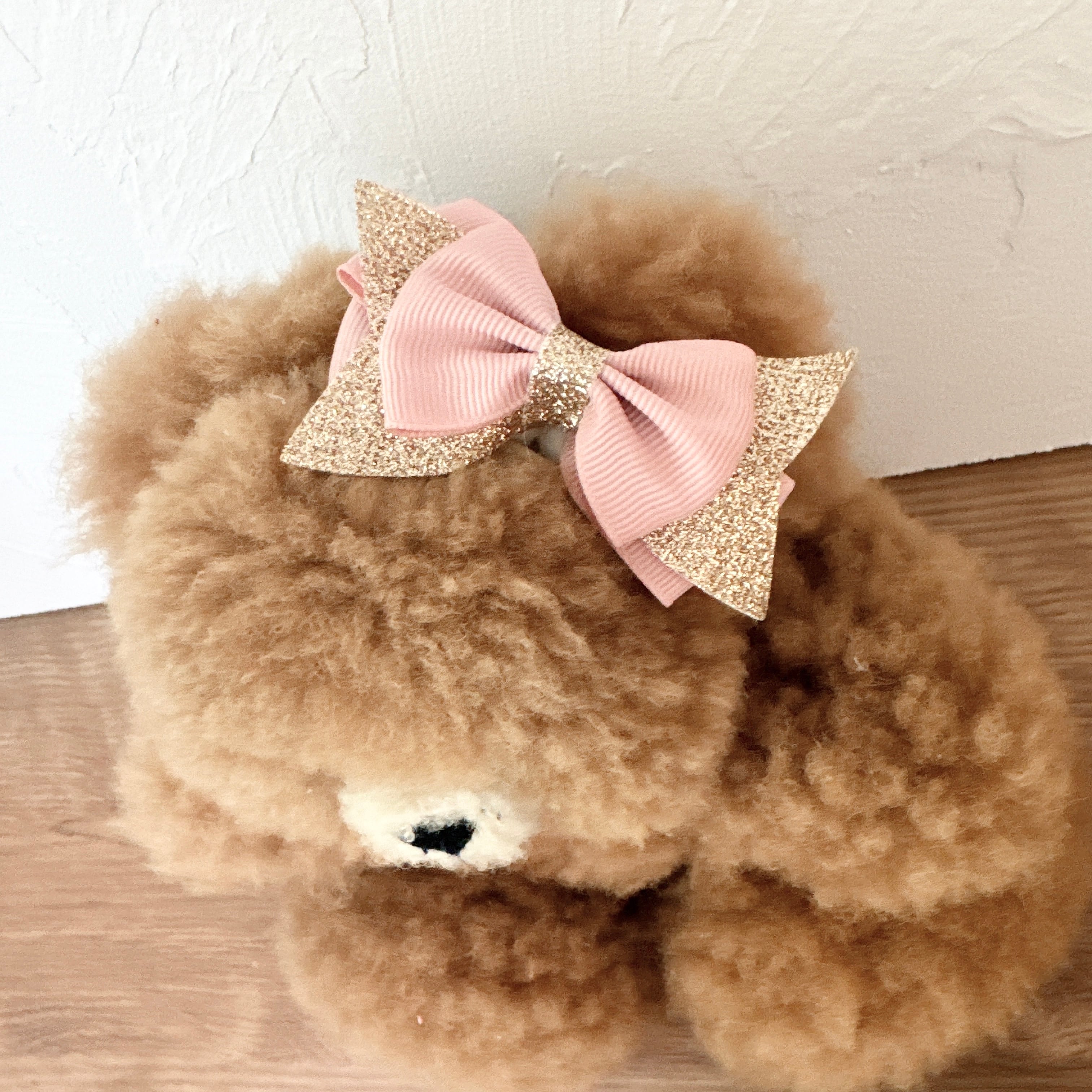 キラキラ入りゴールドリボンヘアバンド(後ろ支え付き)