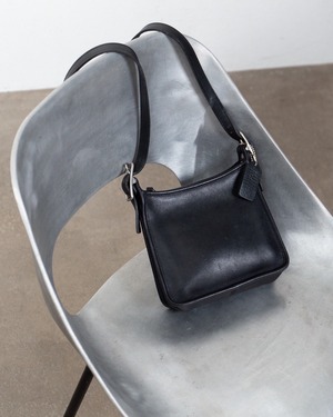 old "COACH" leather one shoulder bag