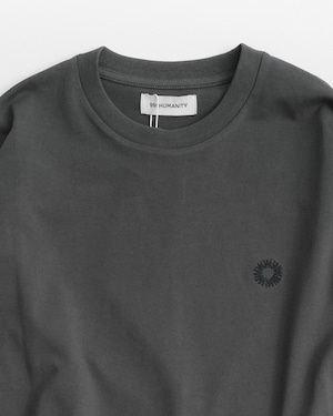 [999HUMANITY] EVERYDAY LOGO LONG SLEEVE (CHARCOAL) 正規品  韓国 ブランド 韓国ファッション 韓国代行 999 ヒューマニティ HUMANITY 日本 店舗