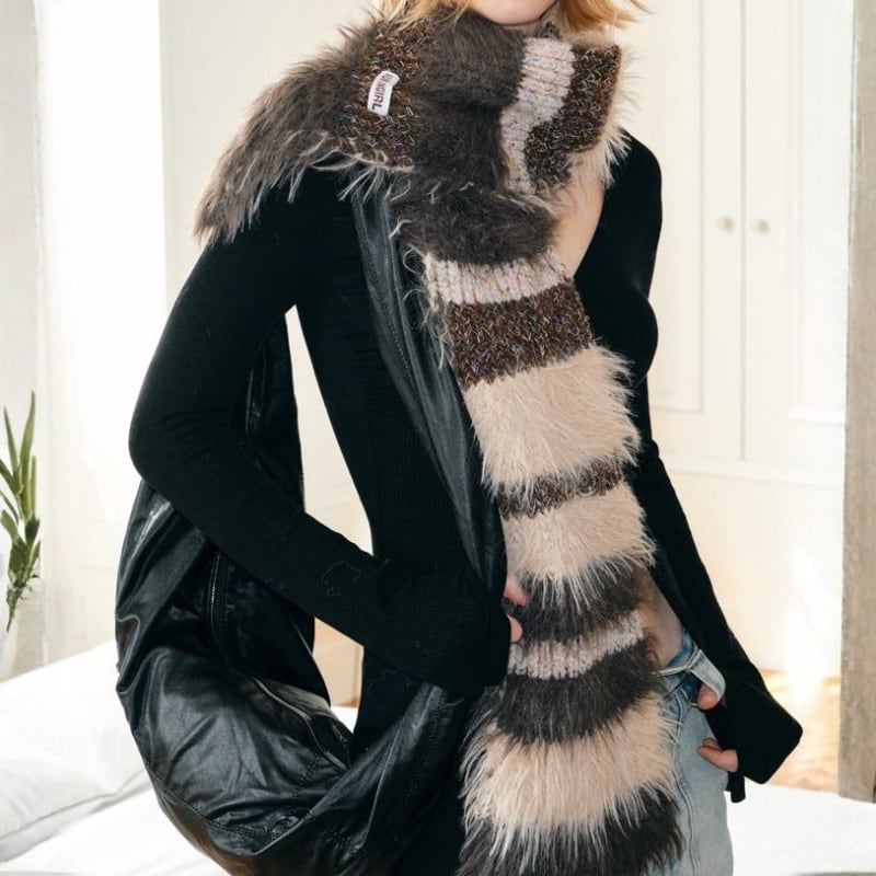 Striped fake fur muffler 2 colors V2630