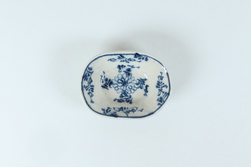 安南　楕円珍味鉢　草花