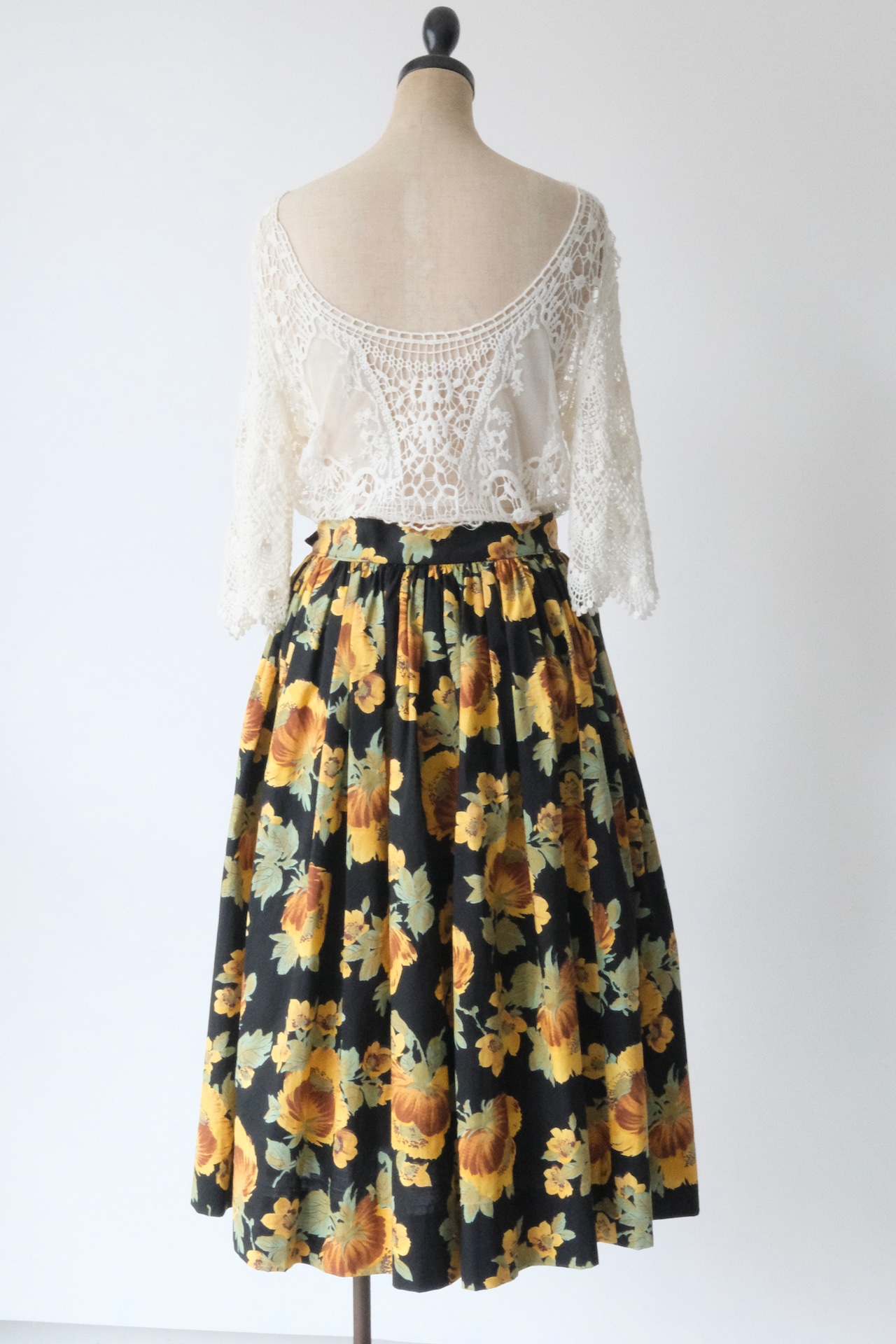Sunflower pattern midi skirt