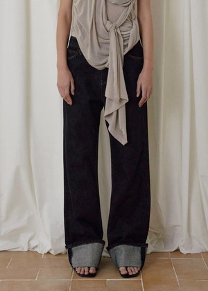 [BOHEMSEO] EMBROIDERY LOGO ROLL-UP DENIM, BLACK 正規品 韓国ブランド 韓国通販 韓国代行 韓国ファッション BOHEMIAN SEOUL ボヘミアンソウル 日本 店舗