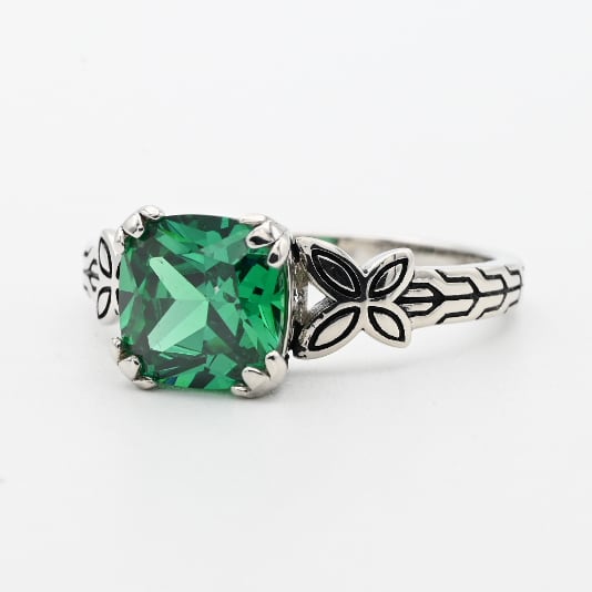 Emerald Accent Cutting Out Arm Design Ring #19.0 / Denmark