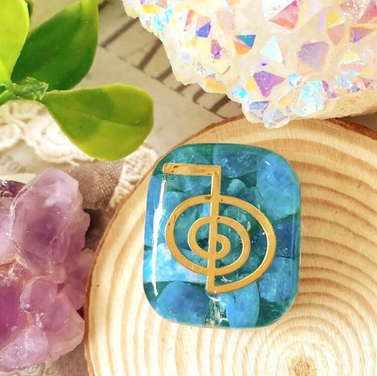 御守りオルゴナイト✨握り石 超空霊 ブルーアパタイト | NaNaLaオルゴナイト powered by BASE