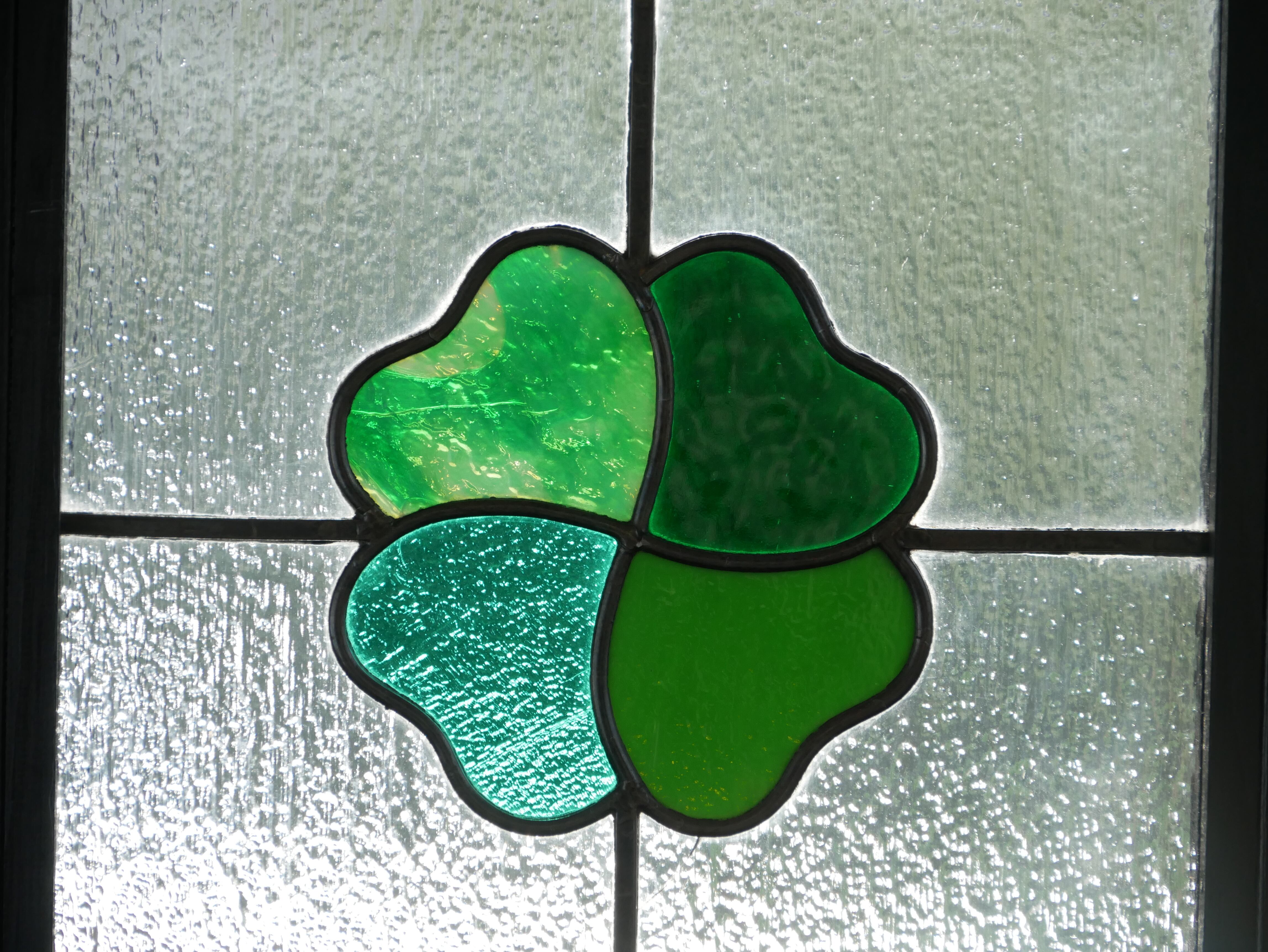 アンティーク風　輸入　ステンドグラス　ミニサイズ　ガラス　クローバー アンティーク風 輸入 ステンドグラス ミニサイズ ガラス クローバー