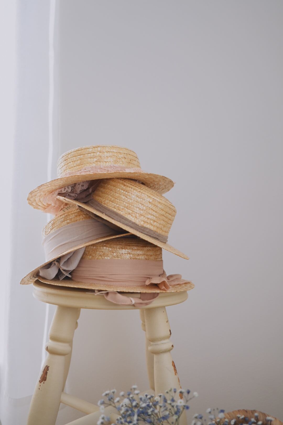 残り1つ/FROU FROU-THE CHARLOTTE HAT/NUDE | LITTLE LOULOU