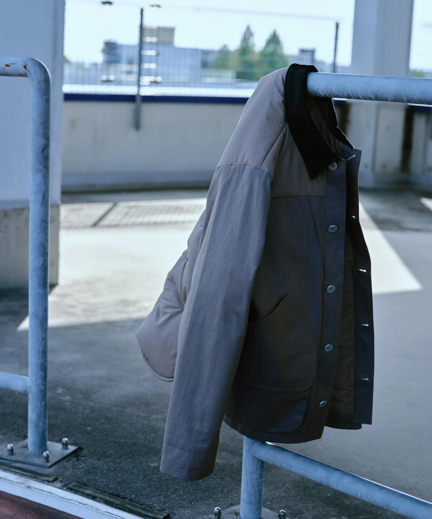 beta post / B02LEJK-27 CHAIR CUSHION HUNTING JACKET (BEIGE