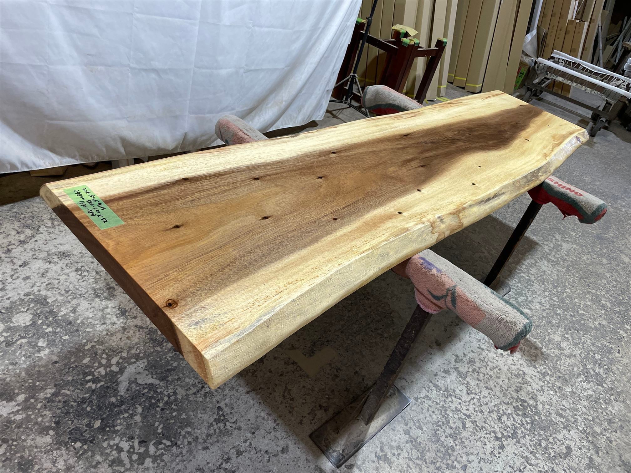 モンキーポッド9113 一枚板無垢 乾燥材 2480x580-520x52mm